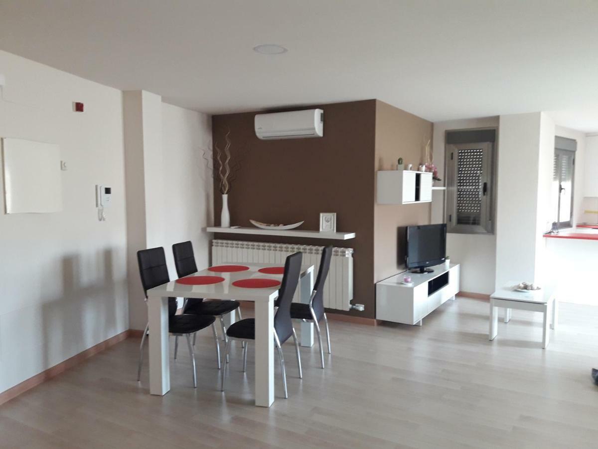 발데페나스 Apartamento Atico 아파트 외부 사진